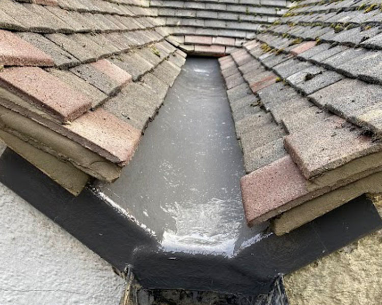 We offer a wide range of solutions tailored to suit your roof type